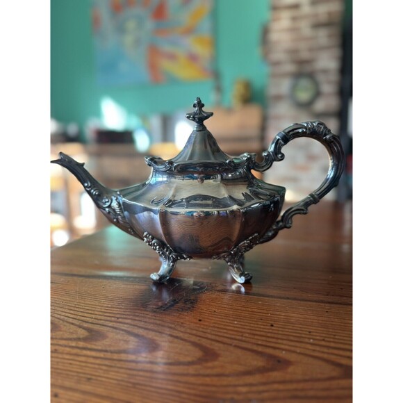 Reed & Barton Victorian Line Hollow are 3 Piece Silver Plate Coffee Tea Set - Picture 9 of 16